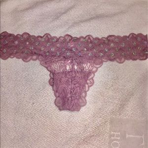 NWT Victoria’s Secret PINK light purple lace thong. Silver glitter. Medium.